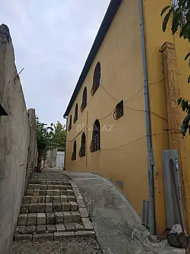 Satılır 8 otaqlı həyət evi 320 m²