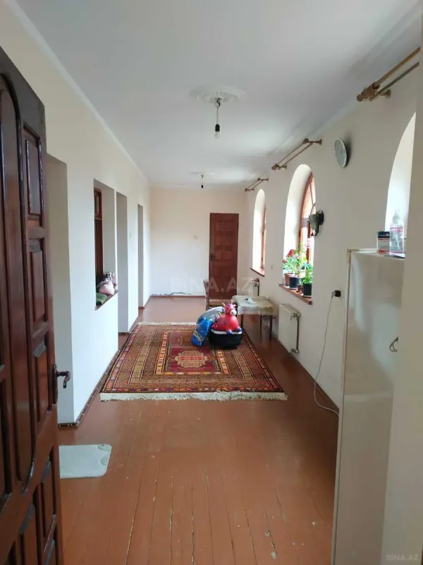 Satılır 8 otaqlı həyət evi 320 m²