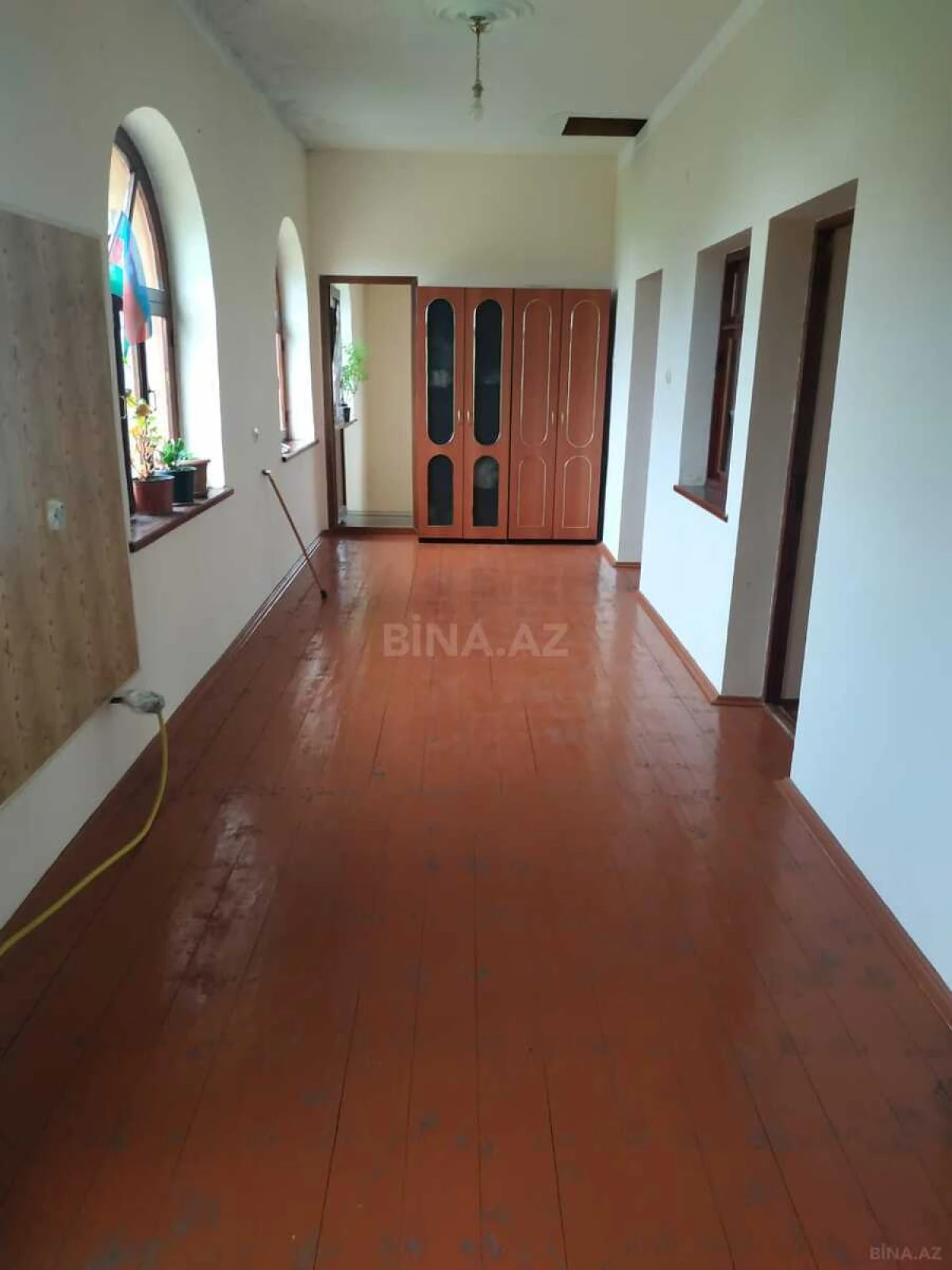 Satılır 8 otaqlı həyət evi 320 m²