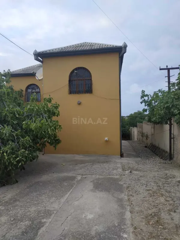 Satılır 8 otaqlı həyət evi 320 m²