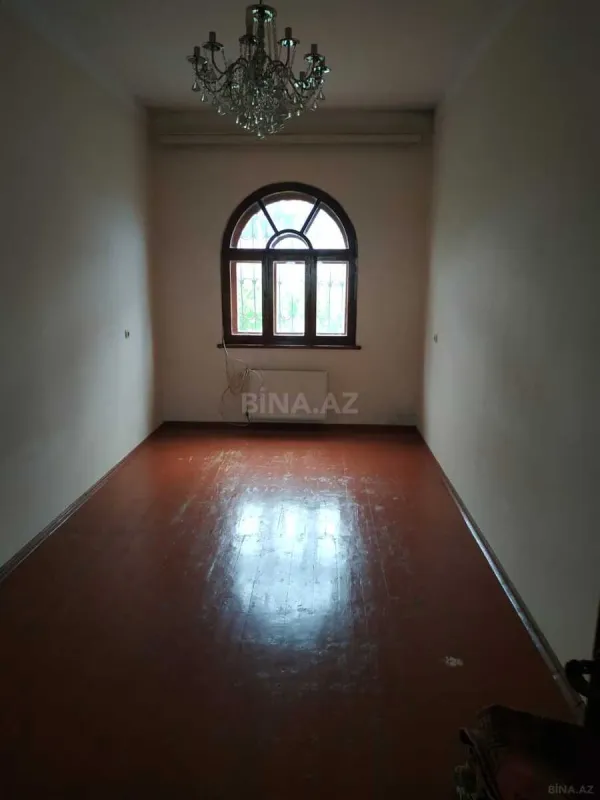 Satılır 8 otaqlı həyət evi 320 m²