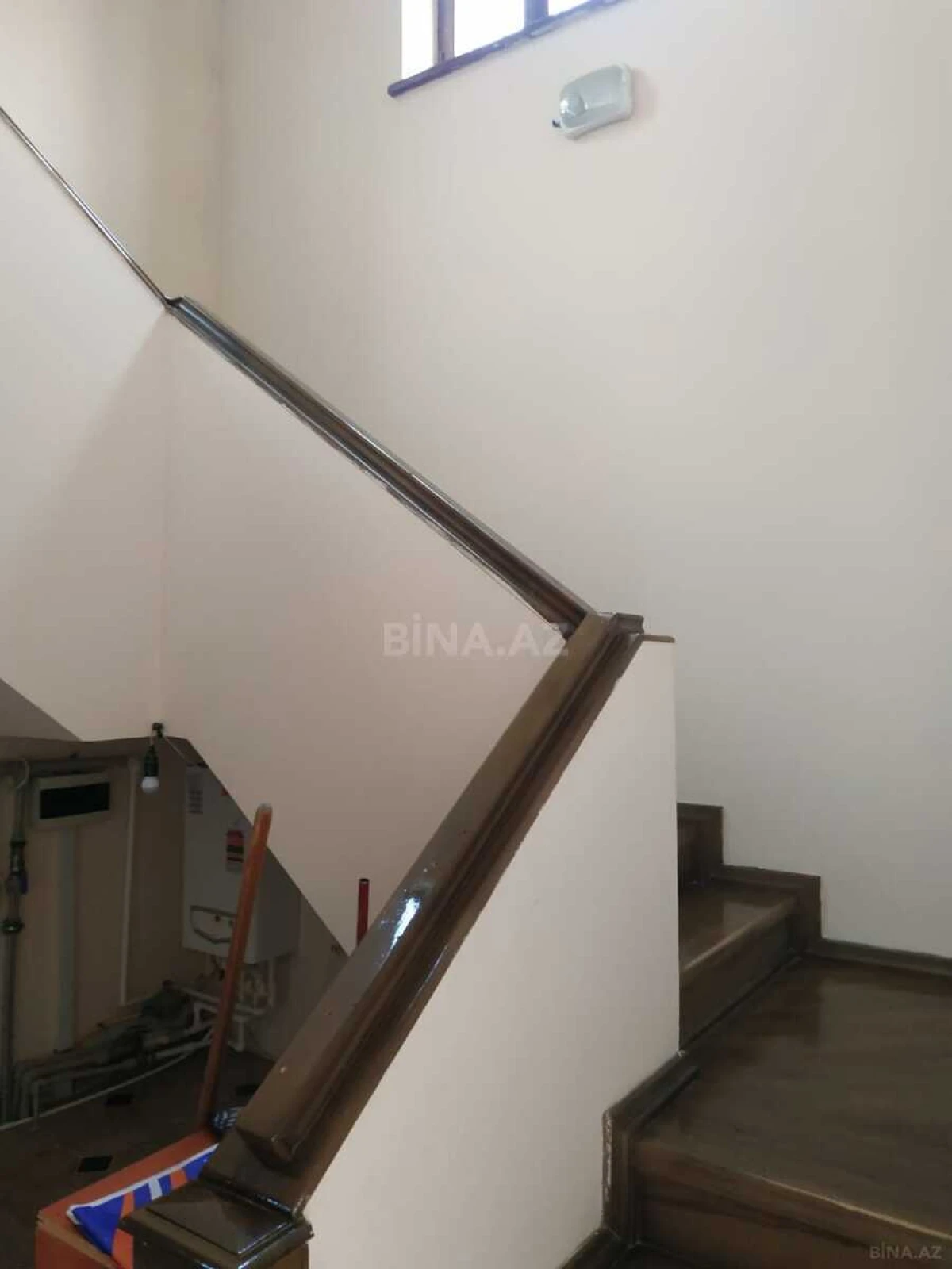 Satılır 8 otaqlı həyət evi 320 m²