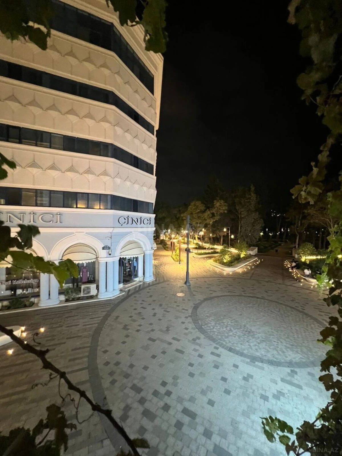 Kirayə verilir 3 otaqlı mənzil 142 m²