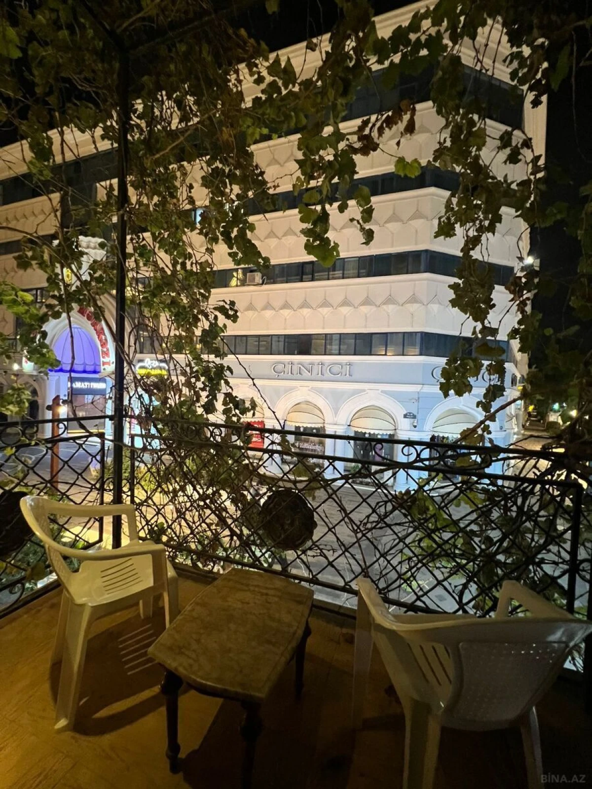 Kirayə verilir 3 otaqlı mənzil 142 m²