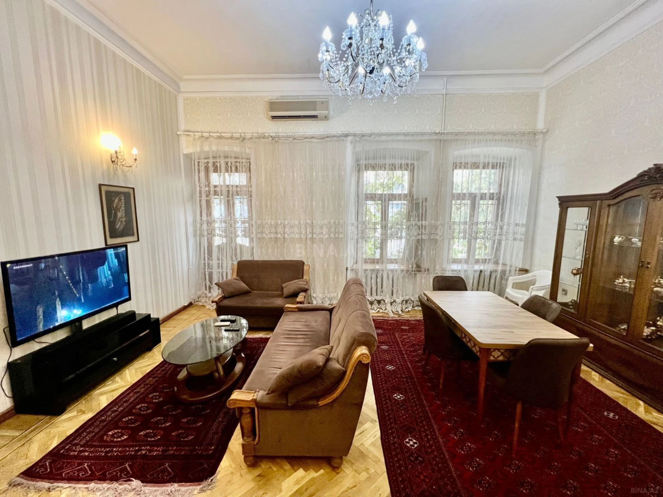 Kirayə verilir 3 otaqlı mənzil 142 m²
