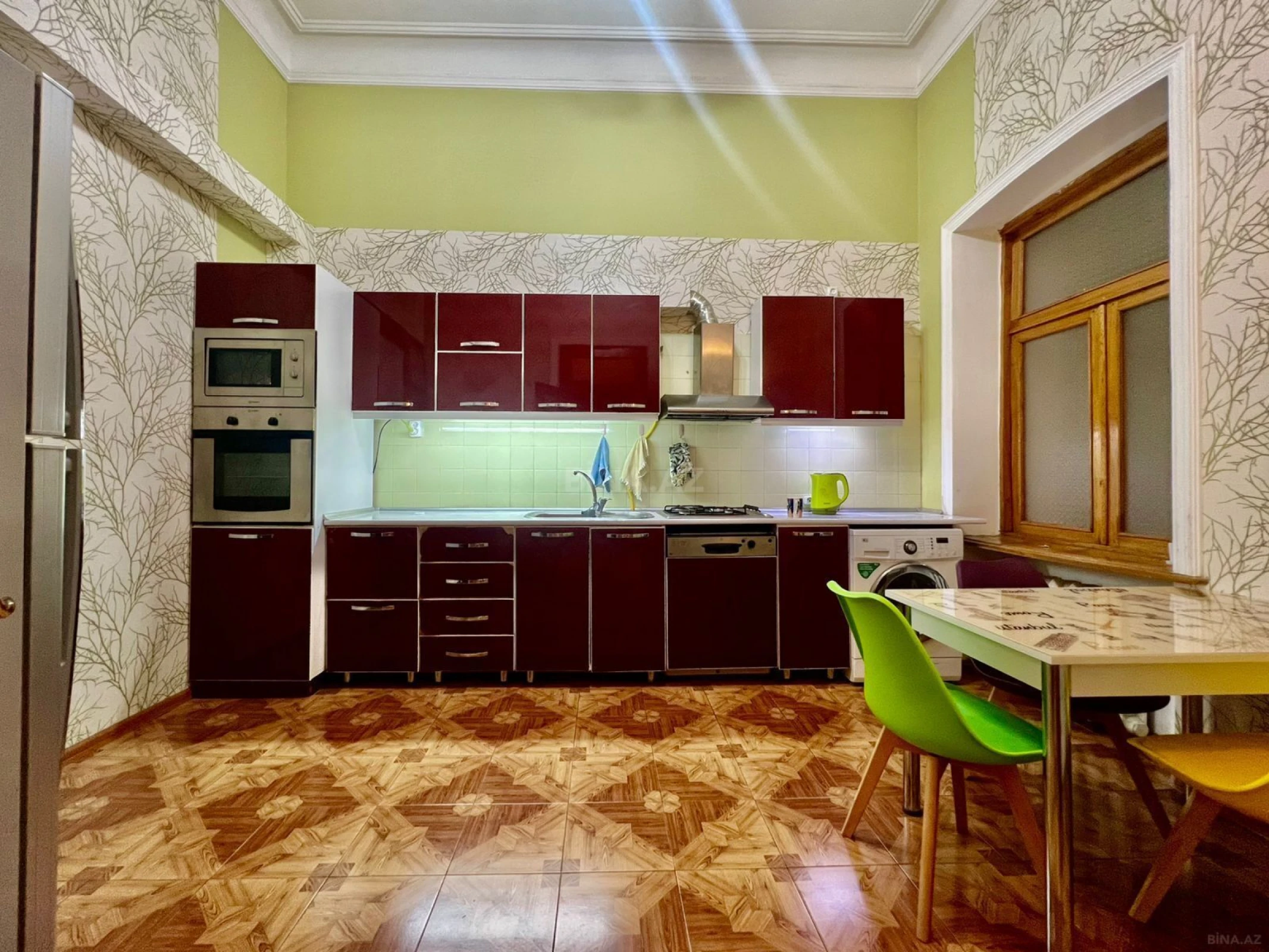Kirayə verilir 3 otaqlı mənzil 142 m²