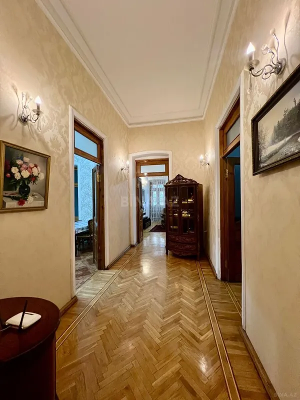 Kirayə verilir 3 otaqlı mənzil 142 m²