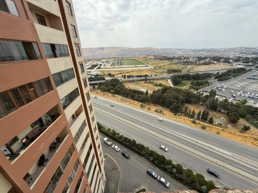 Satılır 3 otaqlı mənzil 155 m²