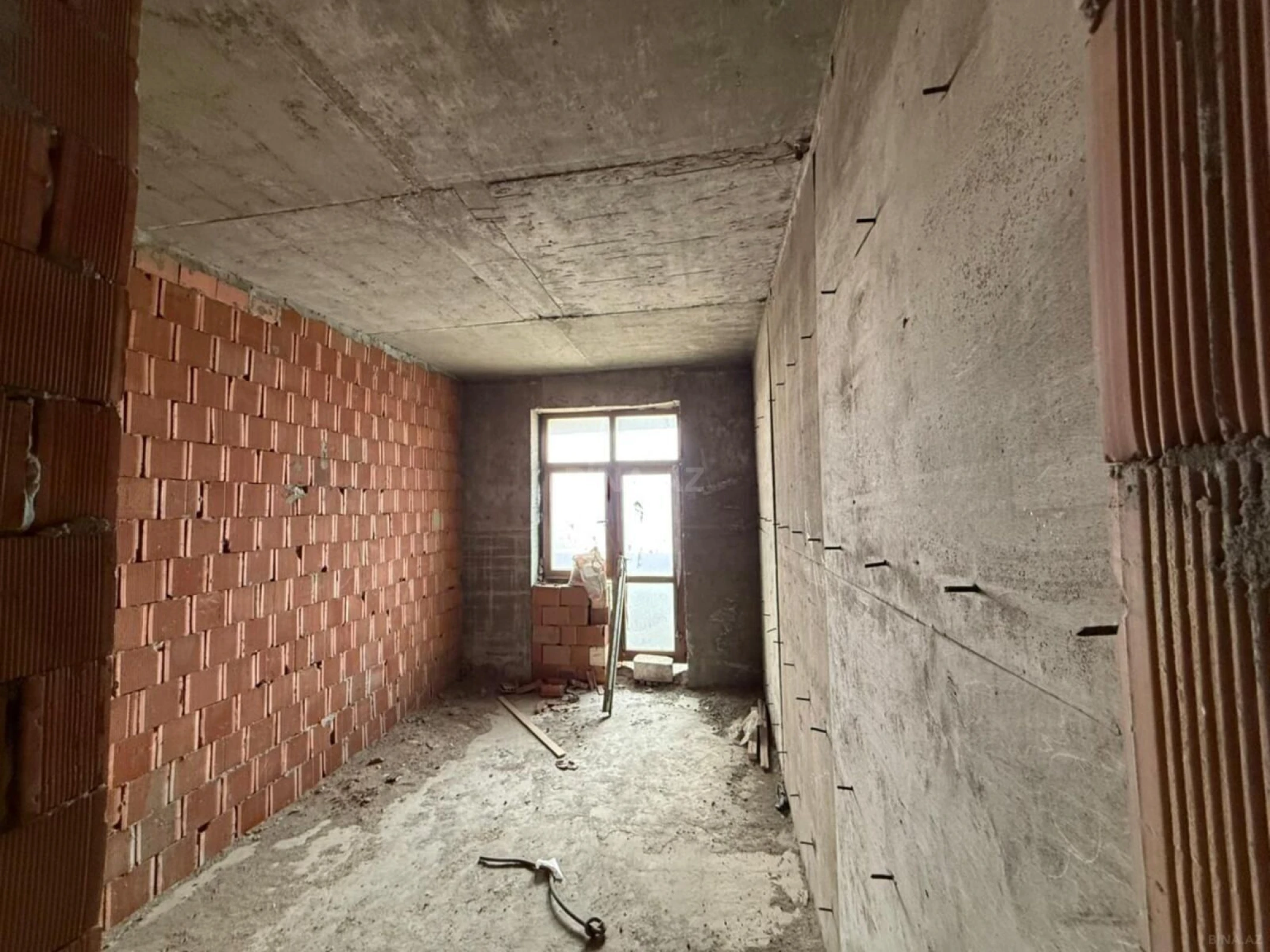 Satılır 3 otaqlı mənzil 155 m²