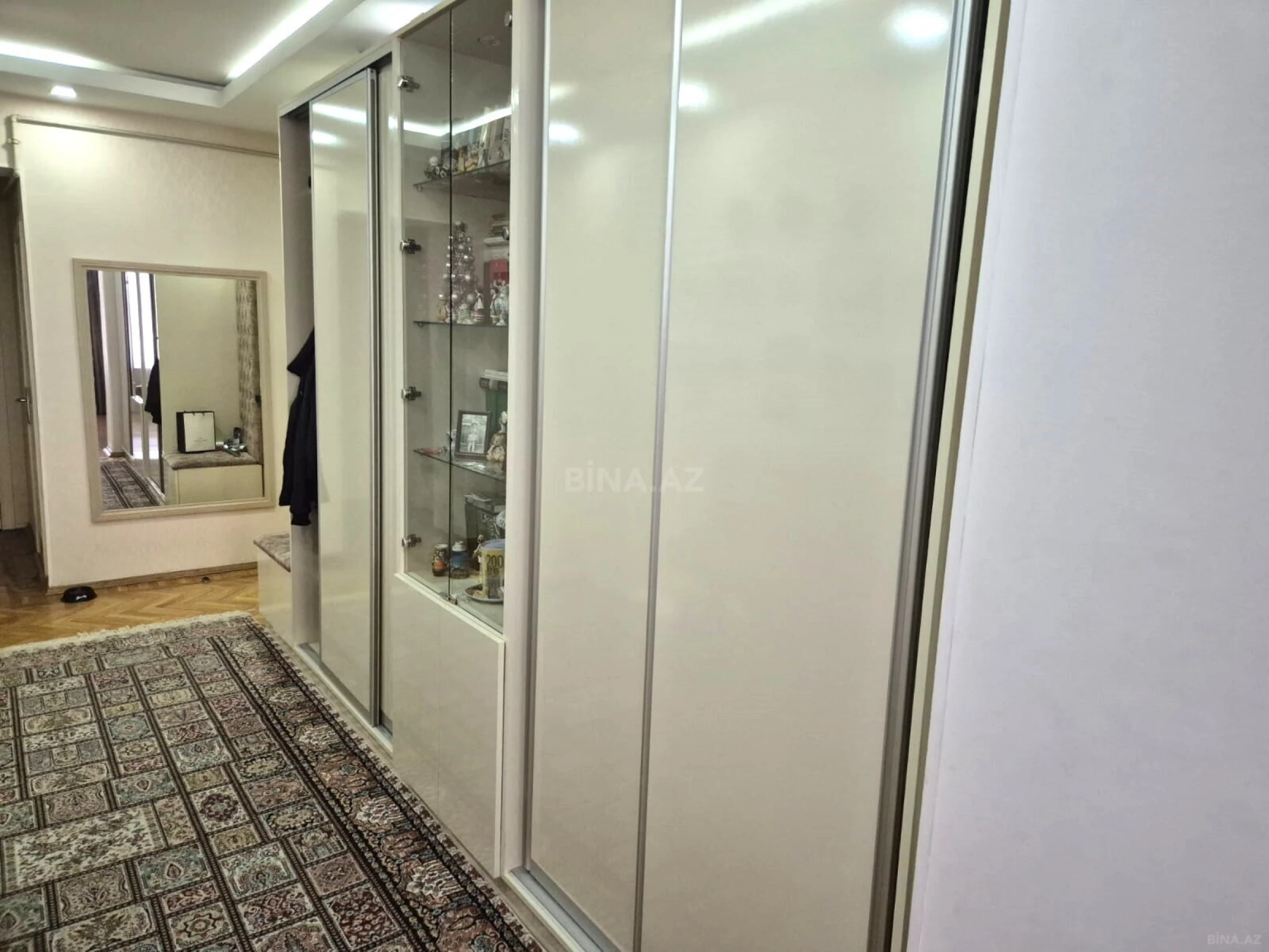 Satılır 3 otaqlı mənzil 90 m²