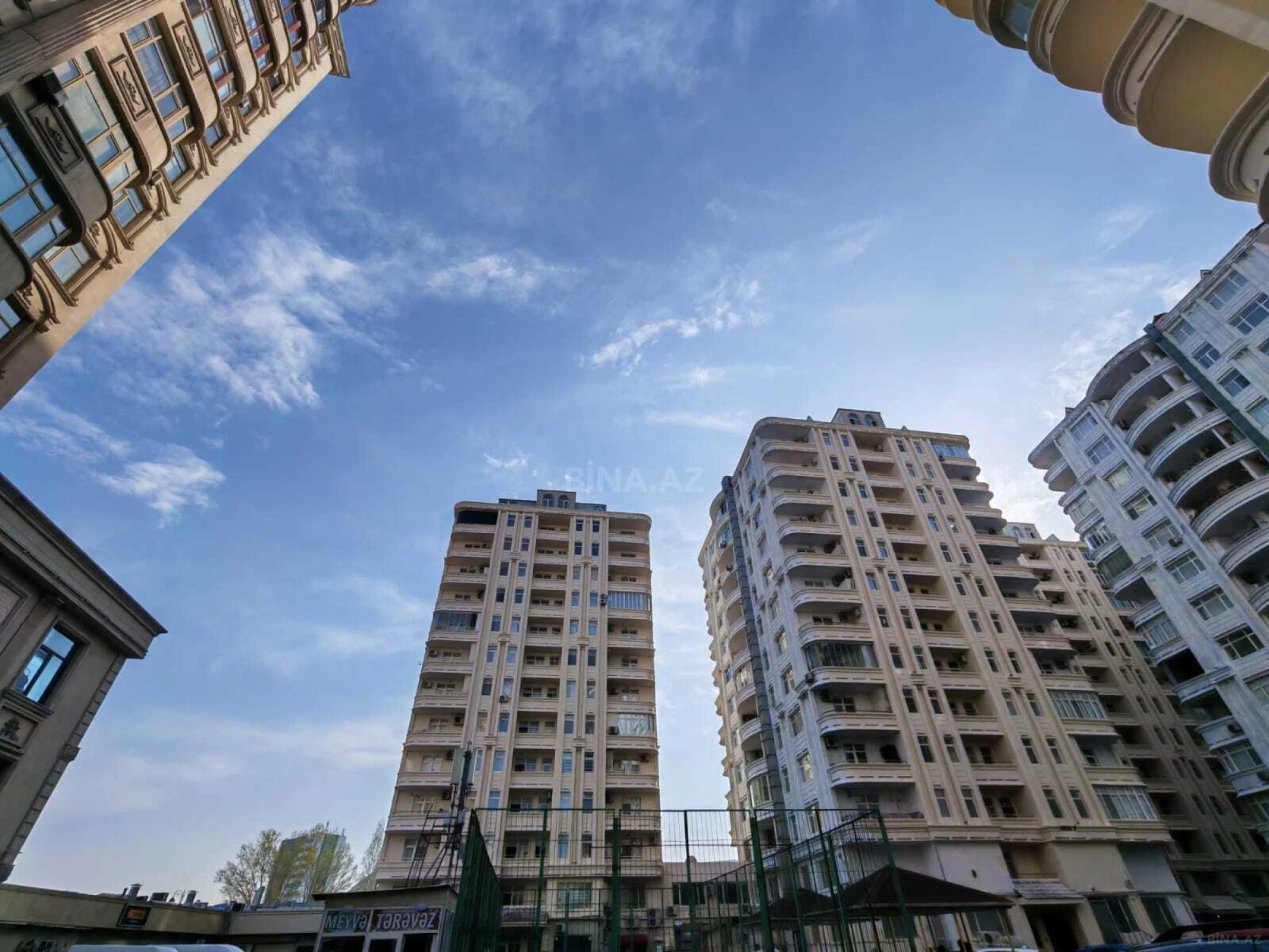 Satılır 3 otaqlı mənzil 100 m²