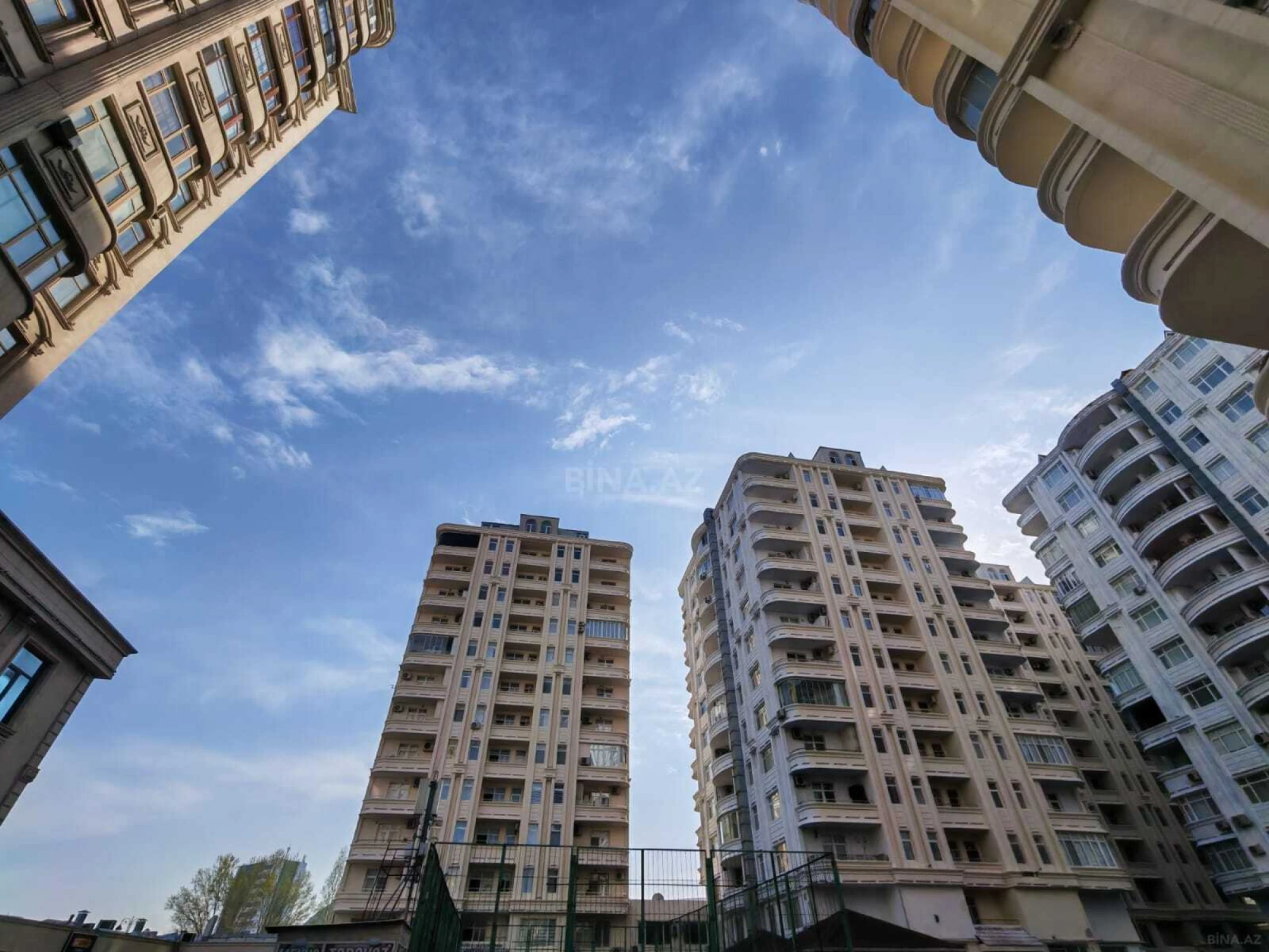 Satılır 3 otaqlı mənzil 100 m²