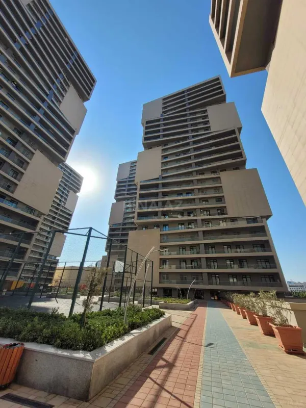 Satılır 3 otaqlı mənzil 106 m²