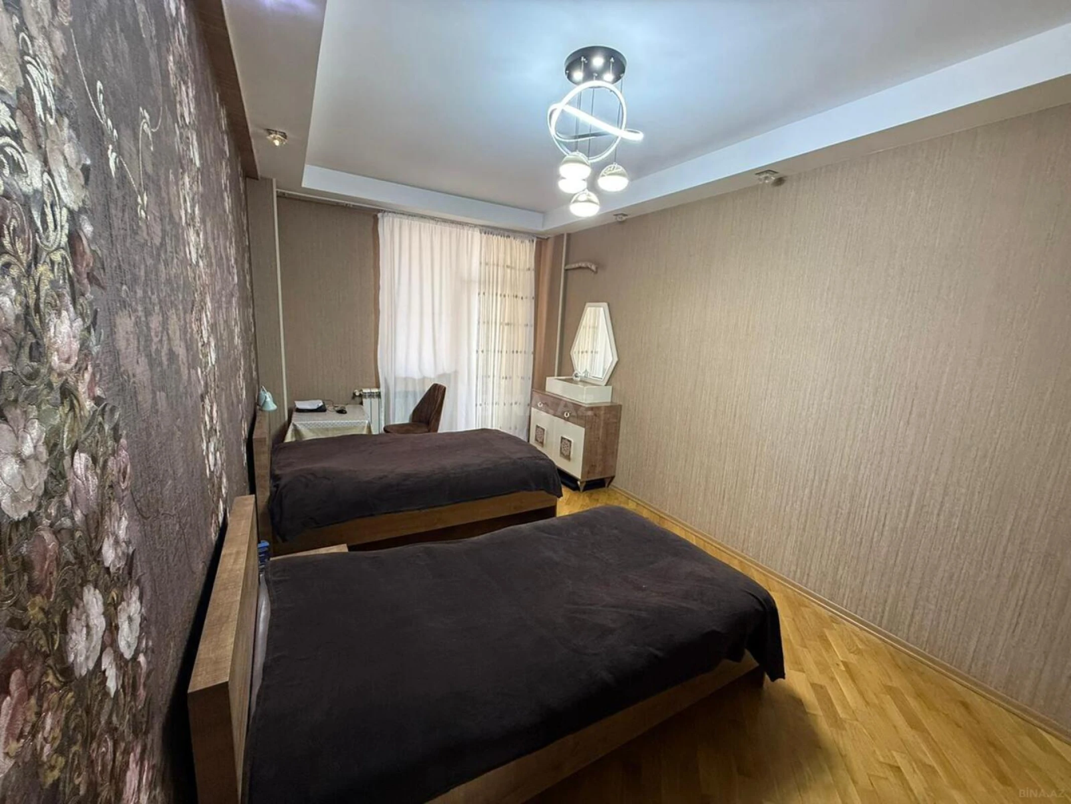 Satılır 2 otaqlı mənzil 90 m²