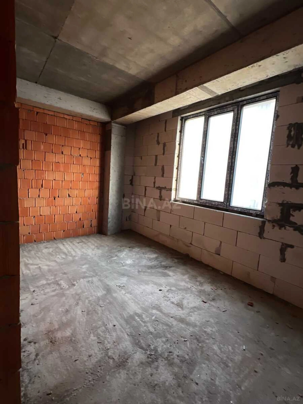 Satılır 3 otaqlı mənzil 120 m²