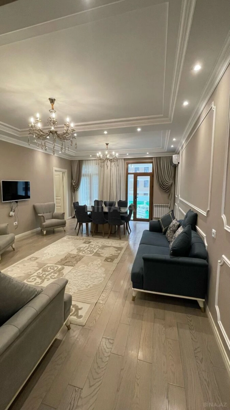 Satılır 4 otaqlı mənzil 140 m²