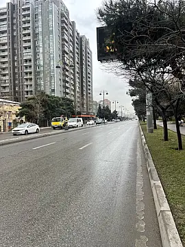 Satılır 4 otaqlı mənzil 140 m²
