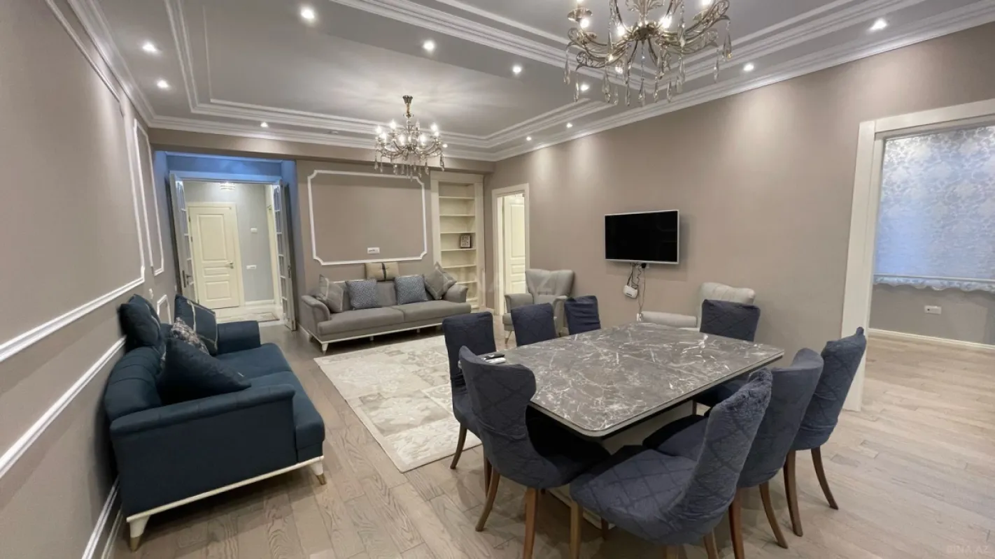 Satılır 4 otaqlı mənzil 140 m²