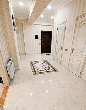 Satılır 3 otaqlı mənzil 140 m²