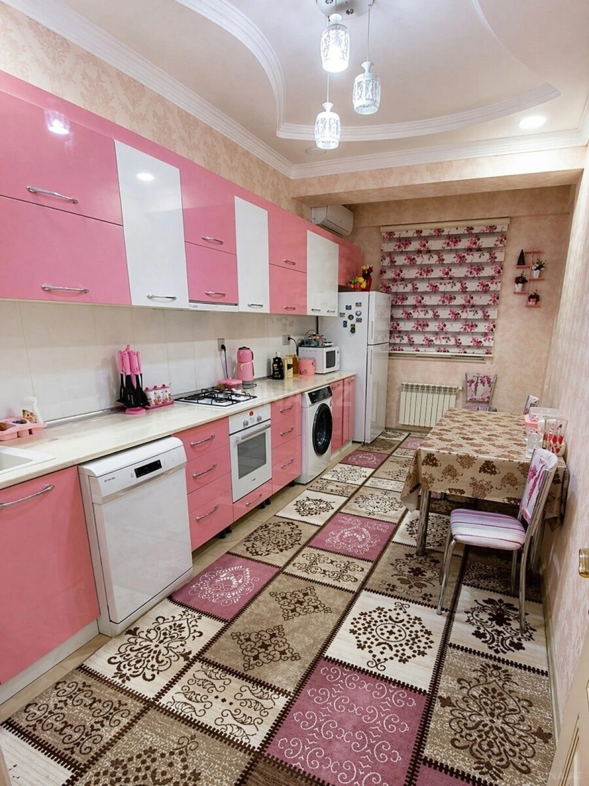 Satılır 3 otaqlı mənzil 140 m²