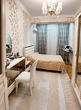 Satılır 3 otaqlı mənzil 140 m²
