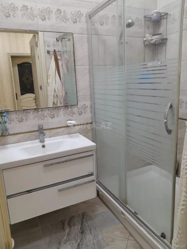 Satılır 3 otaqlı mənzil 140 m²