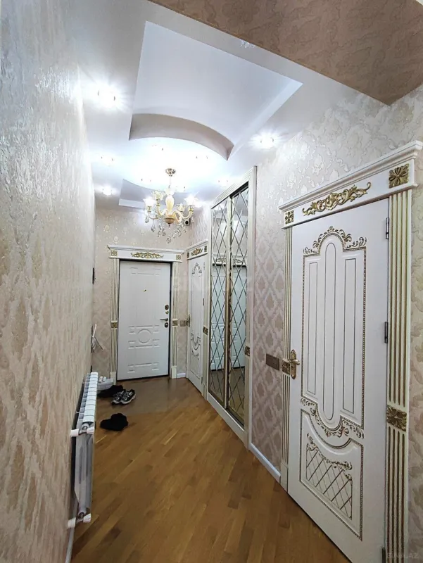 Satılır 3 otaqlı mənzil 97.3 m²