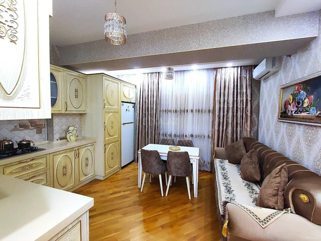 Satılır 3 otaqlı mənzil 97.3 m²