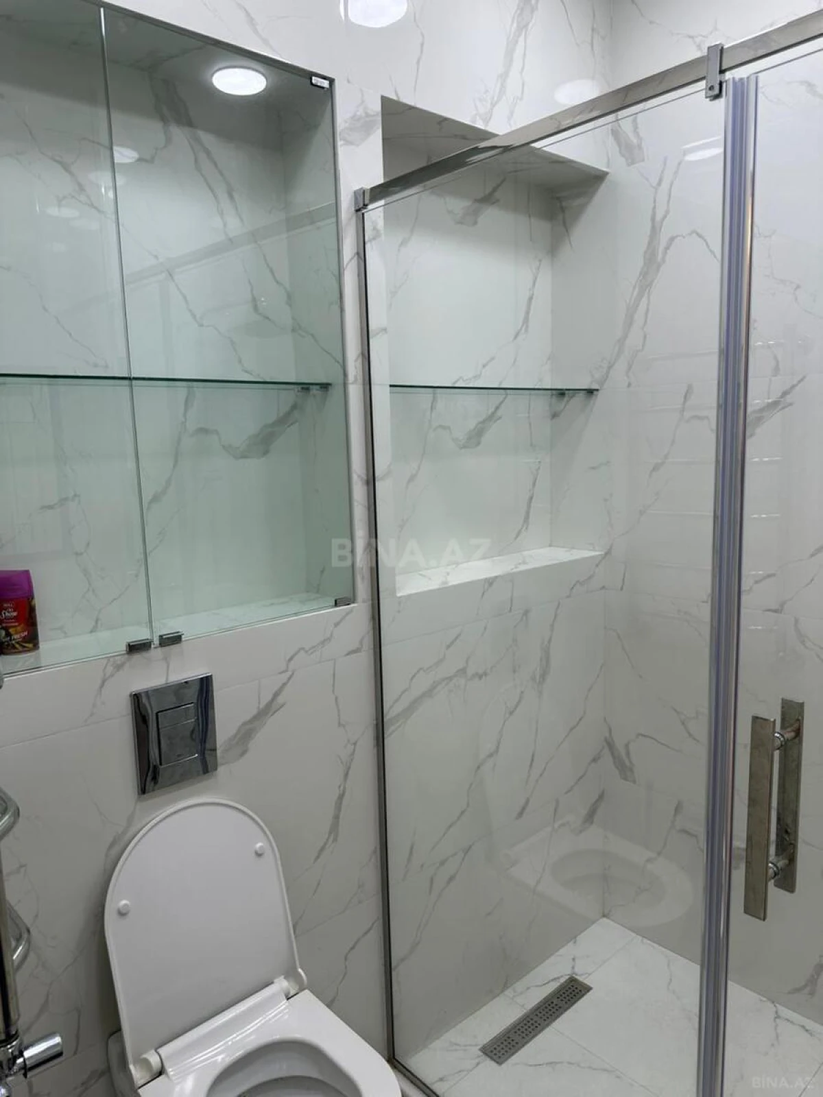 Kirayə verilir 4 otaqlı mənzil 145 m²