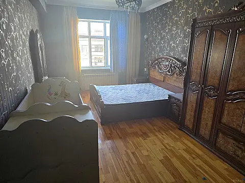 Kirayə verilir 3 otaqlı mənzil 81 m²