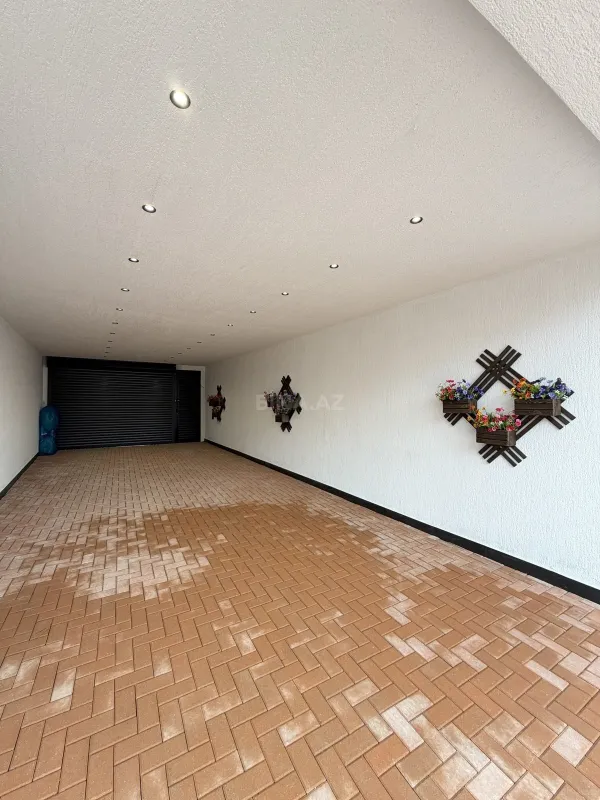 Satılır 5 otaqlı həyət evi 200 m²