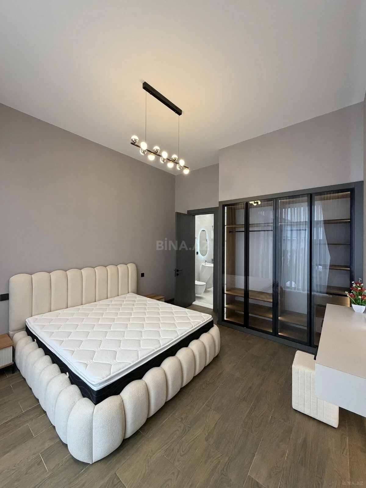 Satılır 5 otaqlı həyət evi 200 m²
