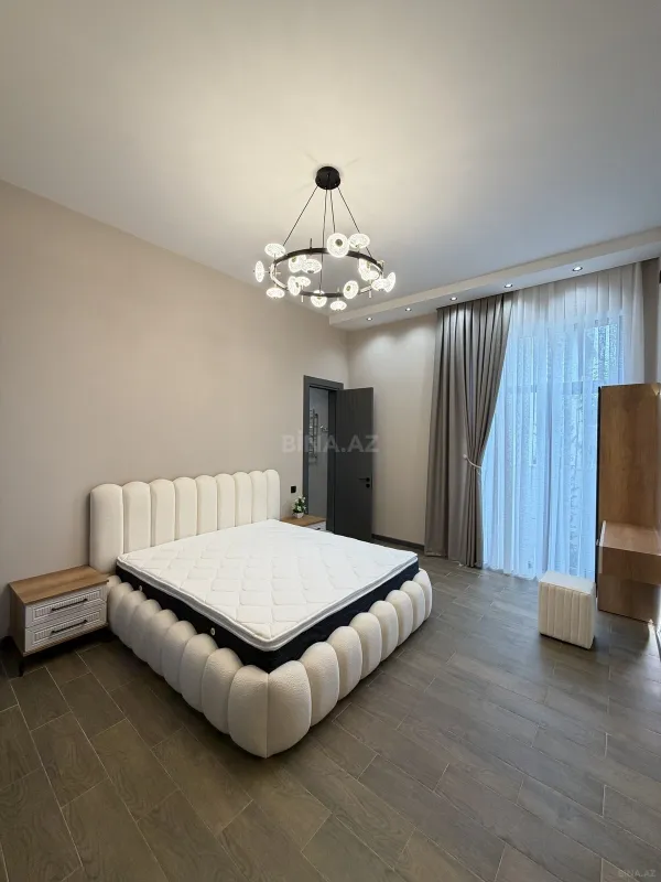 Satılır 5 otaqlı həyət evi 200 m²