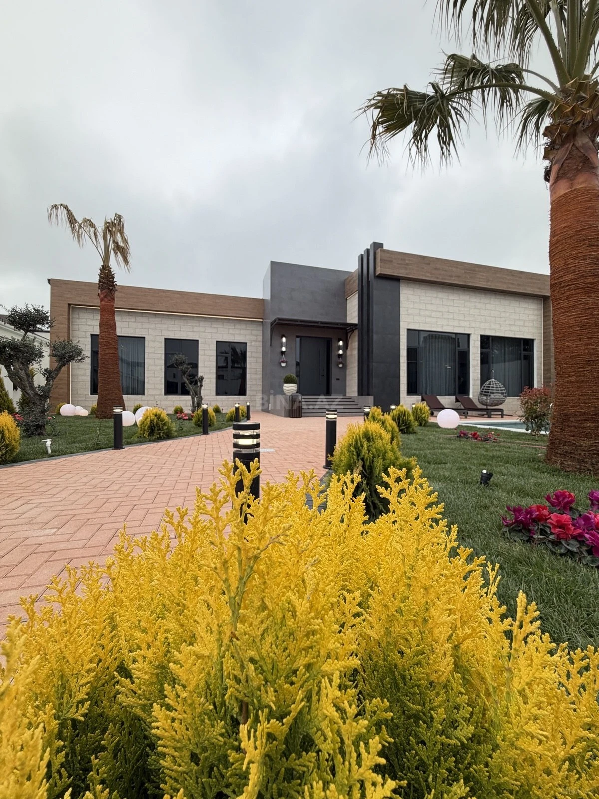 Satılır 5 otaqlı həyət evi 200 m²