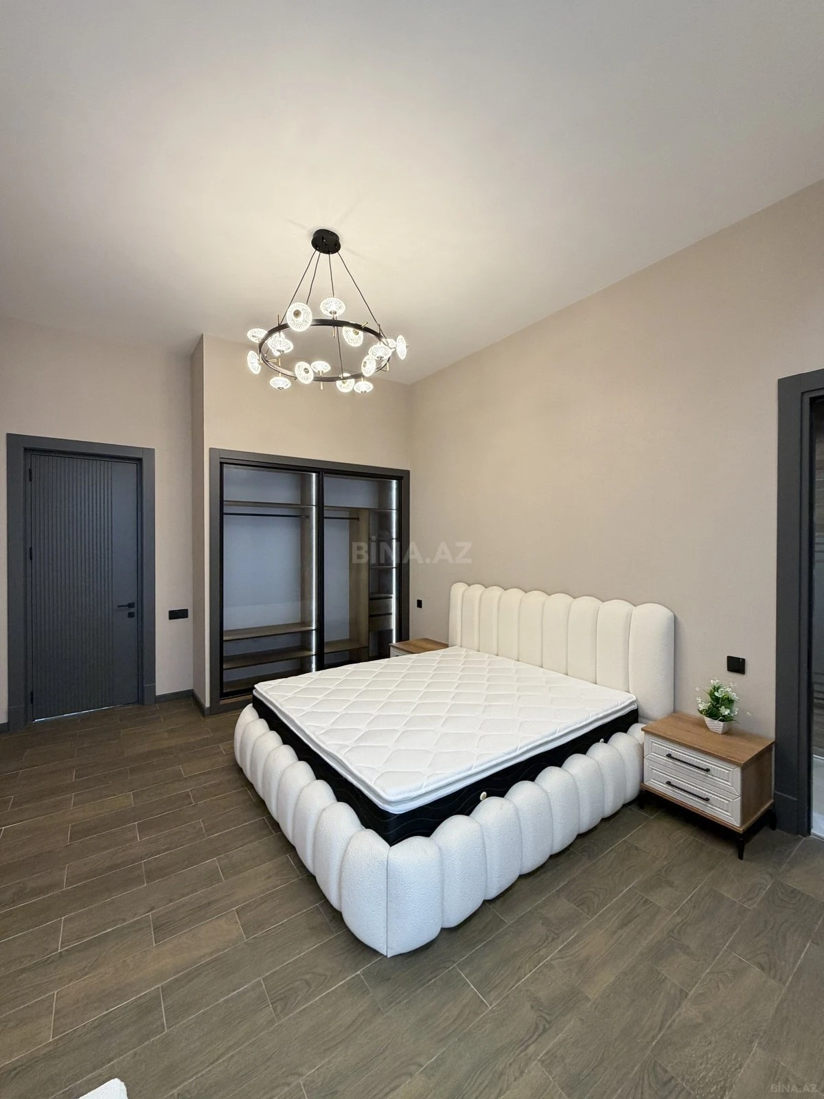 Satılır 5 otaqlı həyət evi 200 m²