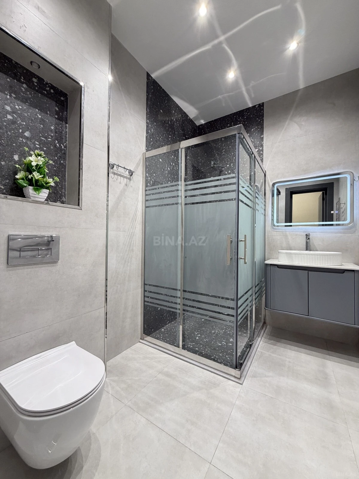 Satılır 5 otaqlı həyət evi 200 m²