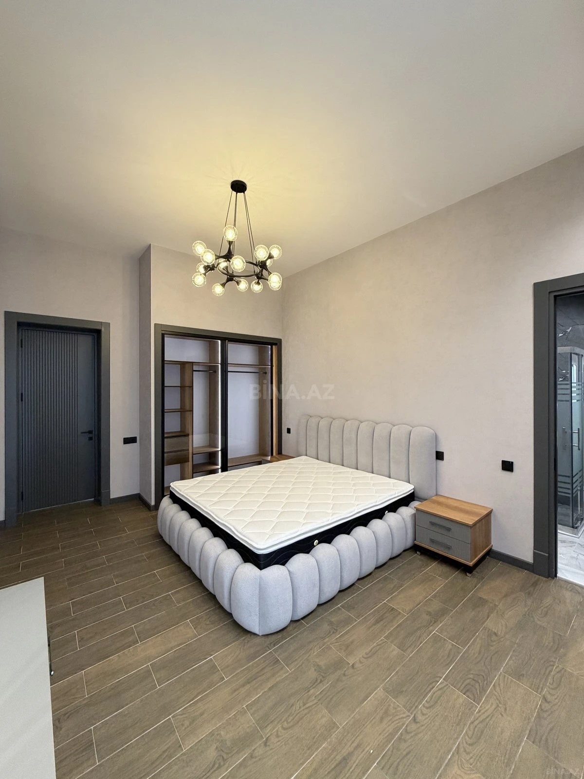 Satılır 5 otaqlı həyət evi 200 m²