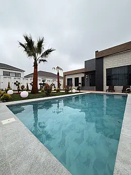 Satılır 5 otaqlı həyət evi 200 m²