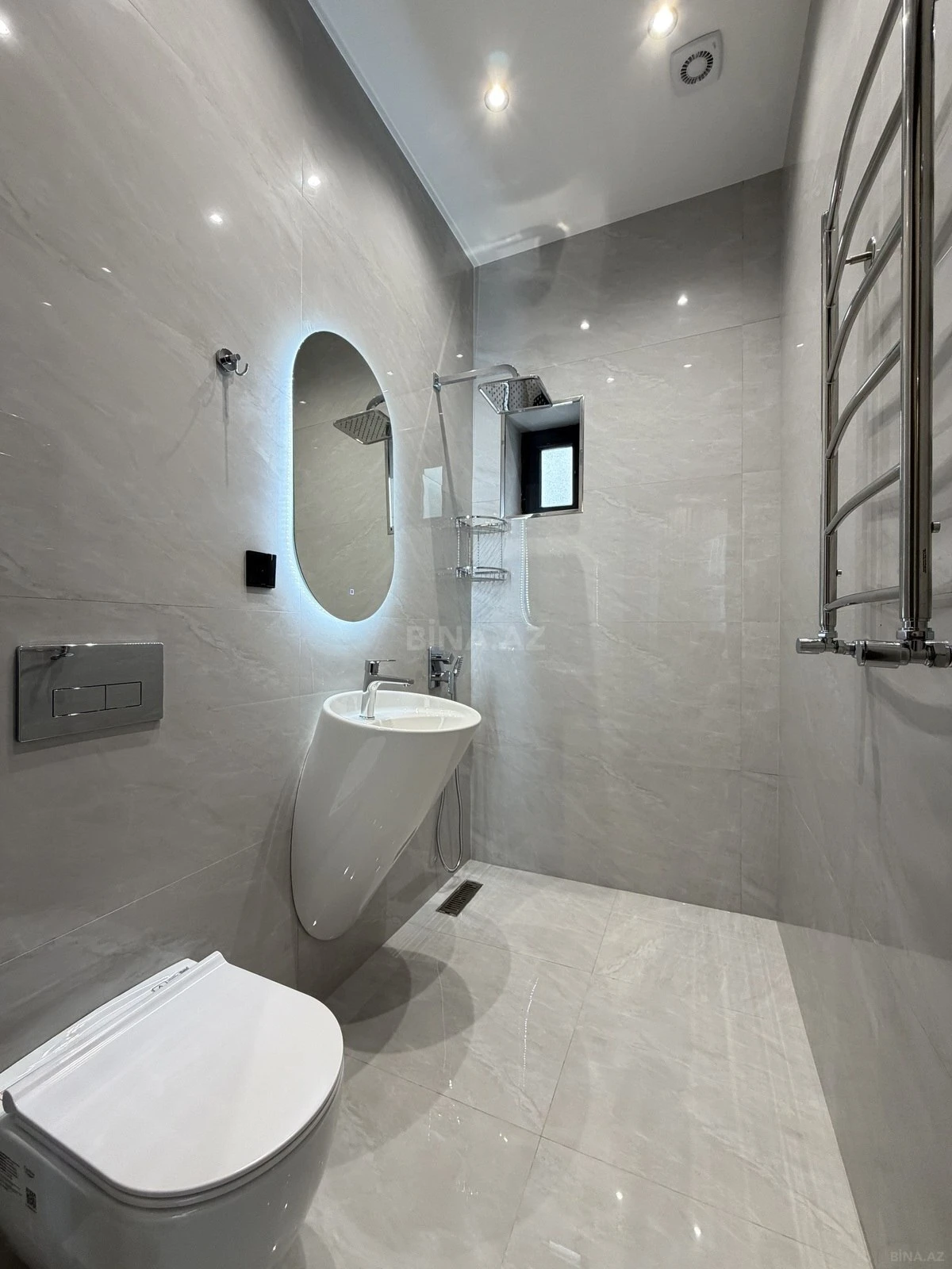 Satılır 5 otaqlı həyət evi 200 m²