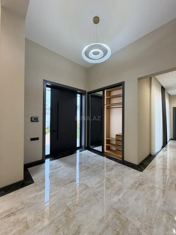 Satılır 5 otaqlı həyət evi 200 m²