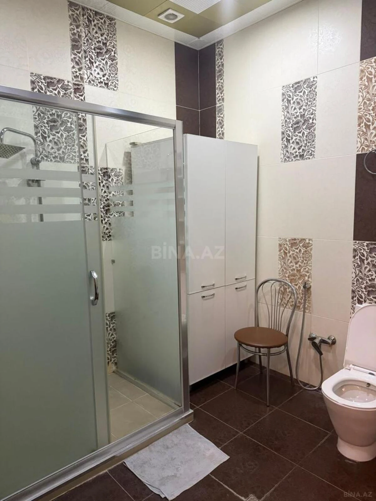Kirayə verilir 4 otaqlı mənzil 205 m²