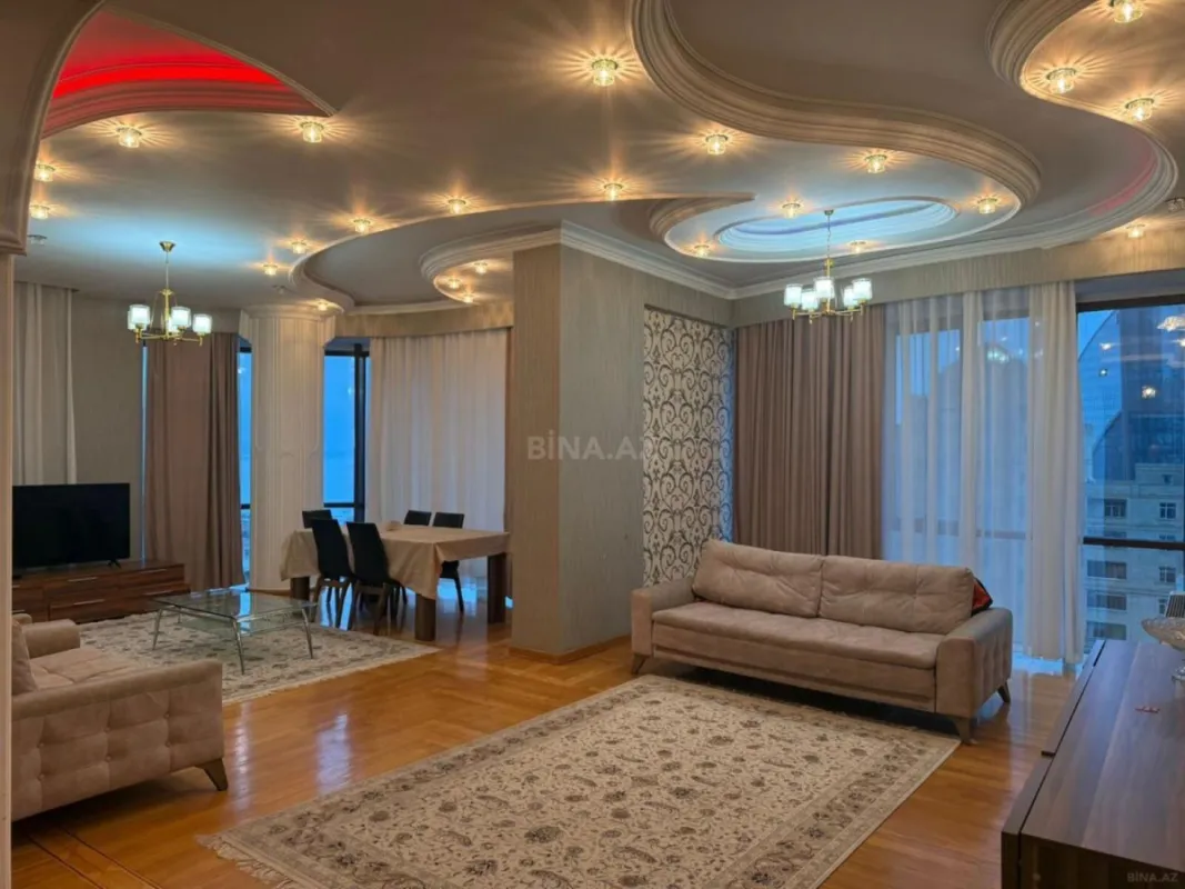 Kirayə verilir 4 otaqlı mənzil 205 m²