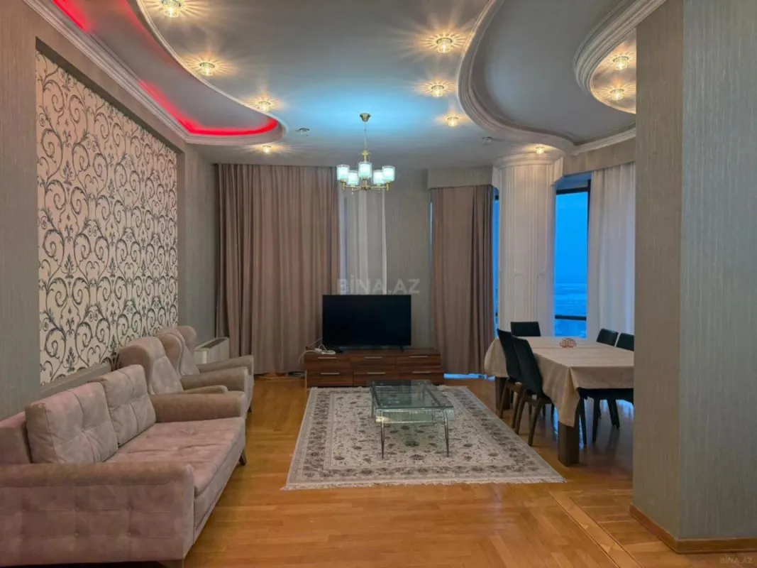 Kirayə verilir 4 otaqlı mənzil 205 m²