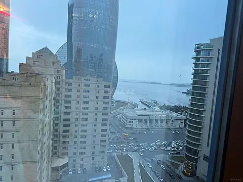 Kirayə verilir 4 otaqlı mənzil 205 m²