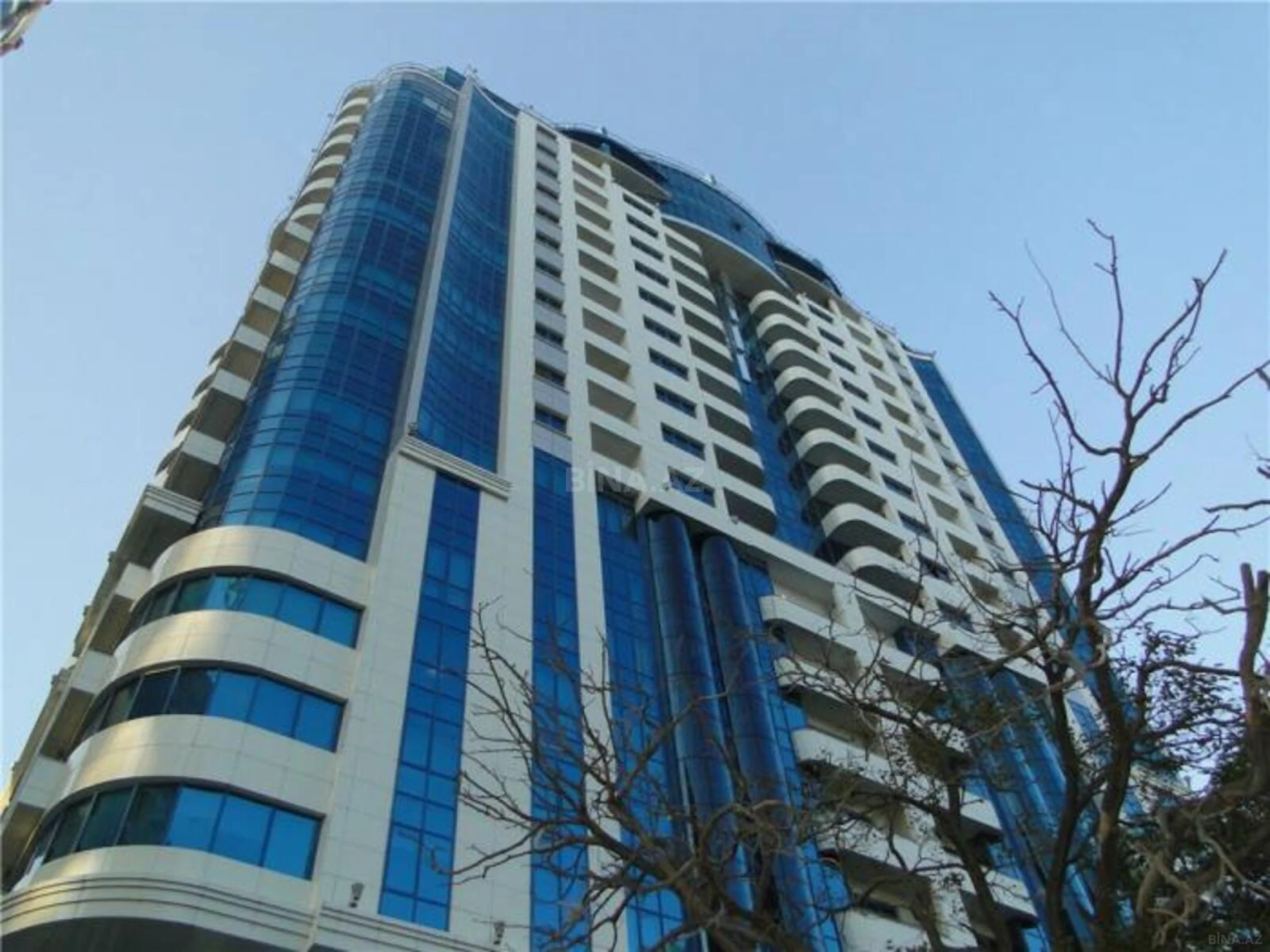 Kirayə verilir 4 otaqlı mənzil 205 m²