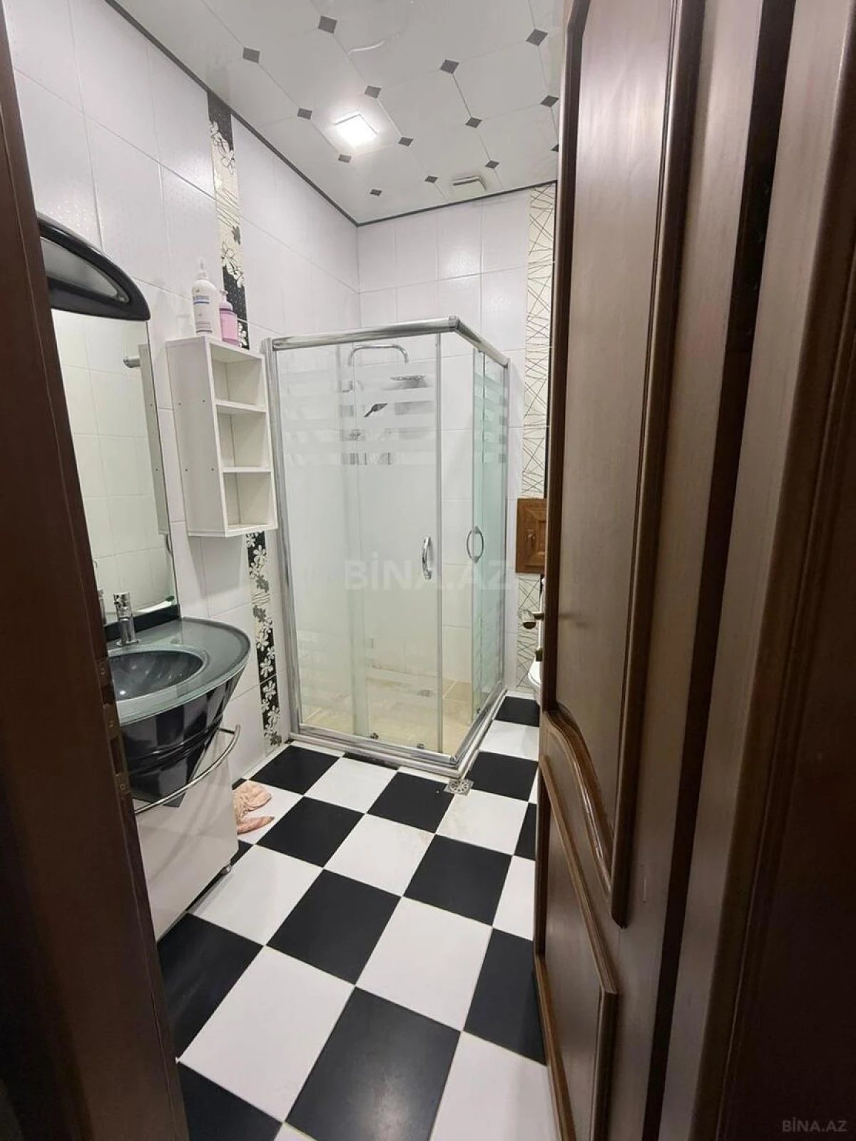 Kirayə verilir 4 otaqlı mənzil 205 m²