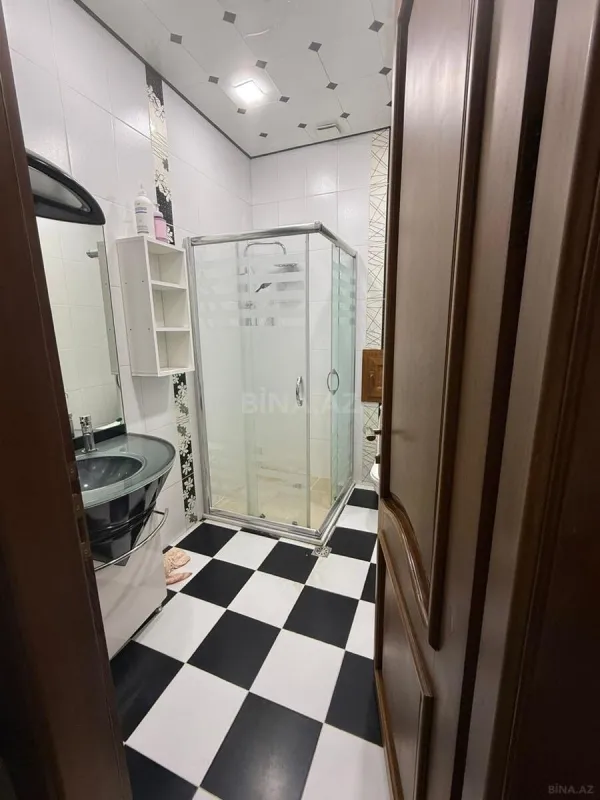 Kirayə verilir 4 otaqlı mənzil 205 m²