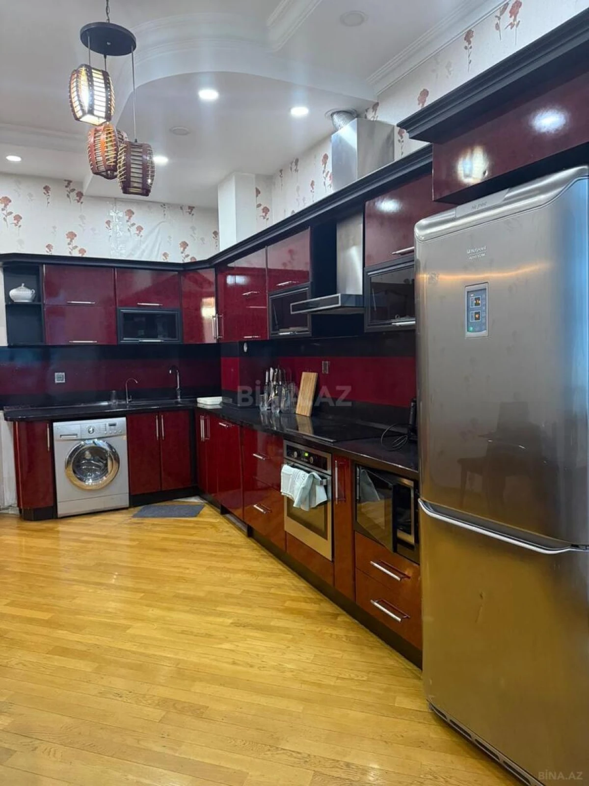 Kirayə verilir 4 otaqlı mənzil 205 m²