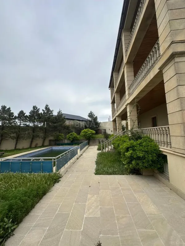 Kirayə verilir 8 otaqlı həyət evi 500 m²