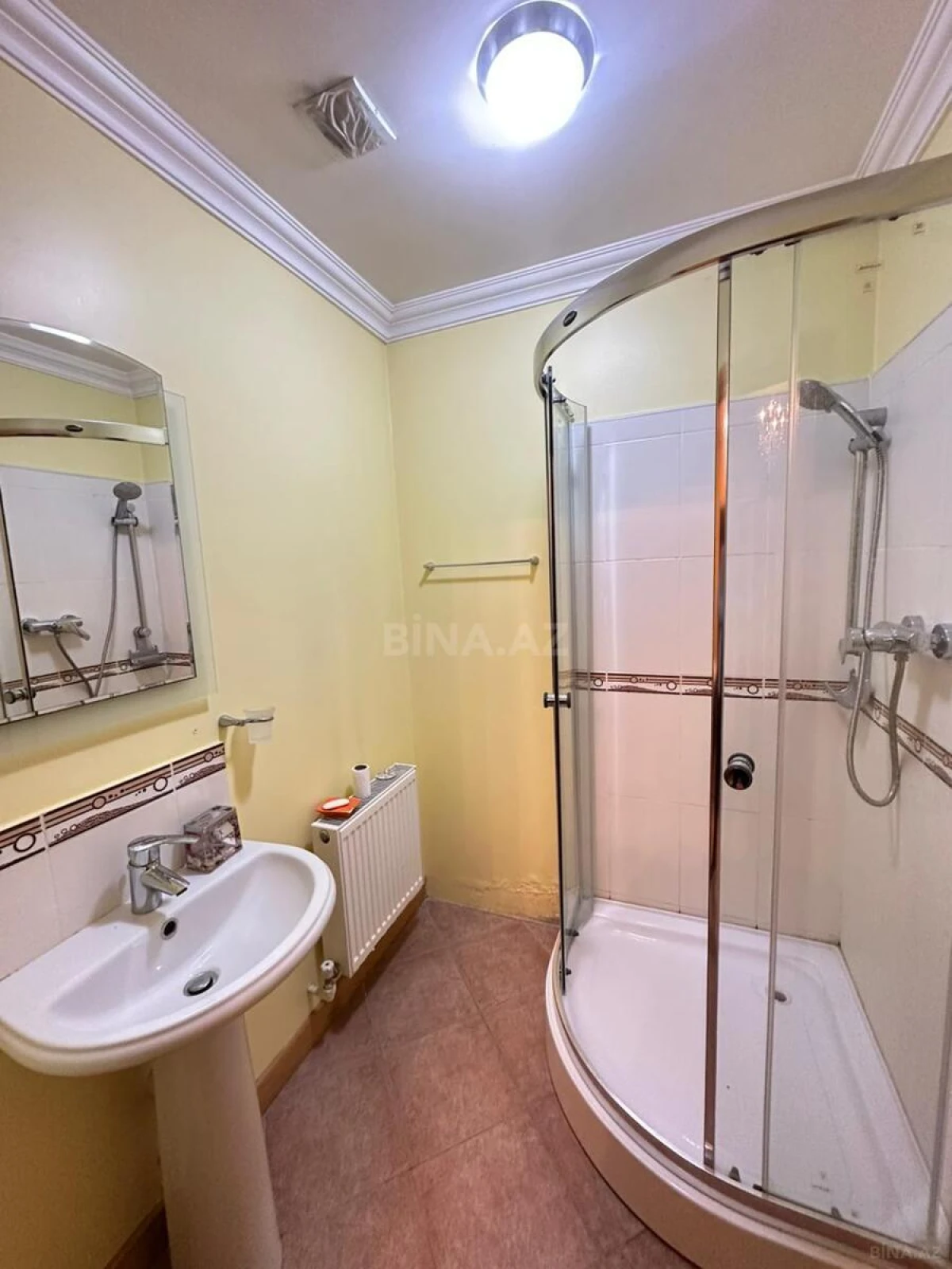 Kirayə verilir 8 otaqlı həyət evi 500 m²
